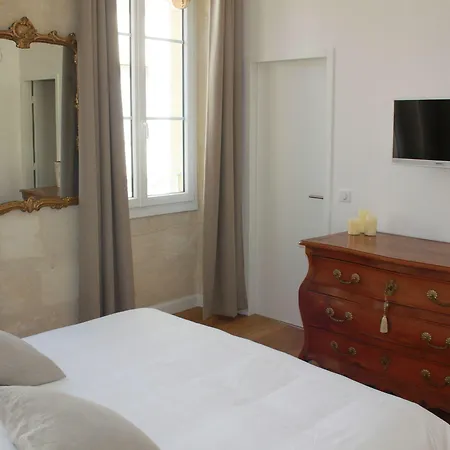 La Maison Odeia Centre Bed & Breakfast 4*