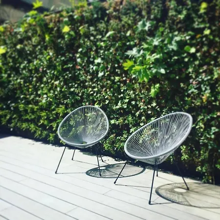 Bed & Breakfast La Maison Odeia Centre 4*