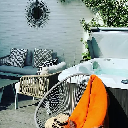 ベッド・アンド・ブレックファスト La Maison Odeia Centre