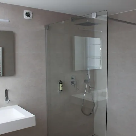 La Maison Odeia Centre